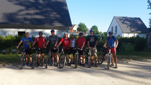 Neben dem Laufen hält man sich auch mit Radfahren fit