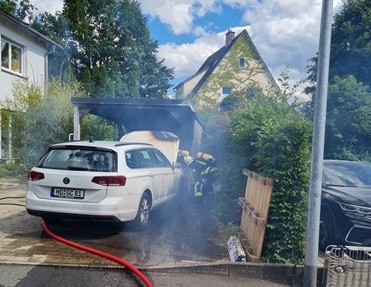 Erneuter Brand eines Carports