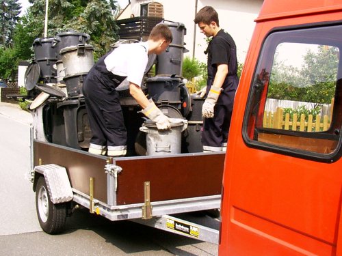 Jugendfeuerwehr sammelte ausgediente Mülltonnen in ganz Rückersdorf