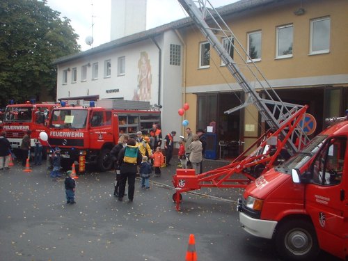 Feuerwehr präsentierte sich am Tag der Regionen 2002 in Rückersdorf