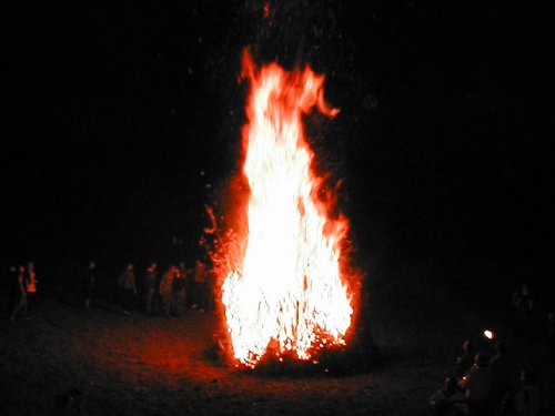 Feuerwehr sicherte Sonnwendfeier der Wintersportabteilung im Esperle