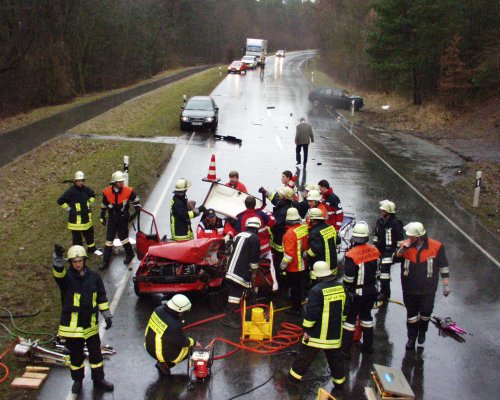 Schwerer Verkehrsunfall zwischen Rückersdorf und Behringersdorf