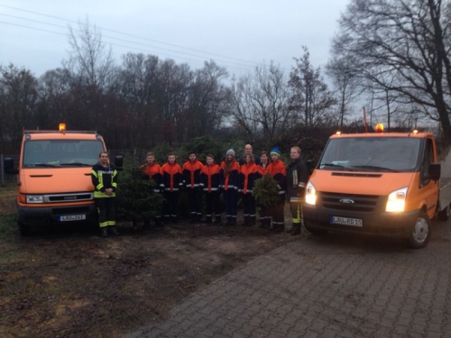 Christbaumsammelaktion der Jugendfeuerwehr