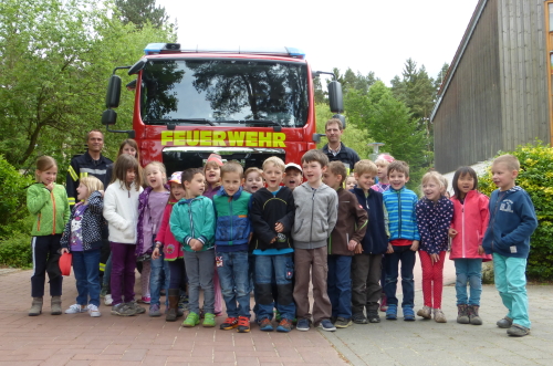 Feuerwehr zu Besuch in den örtlichen Kindergärten