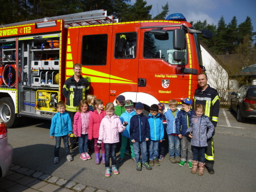 Feuerwehr besucht Kindergärten