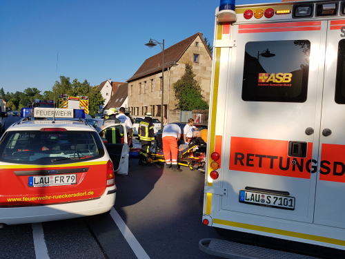 VU mit drei Verletzten auf Rückersdorfer Hauptstraße