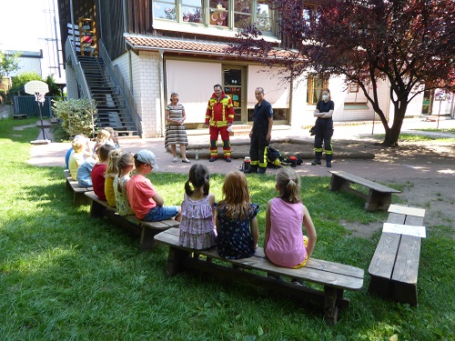 Die Feuerwehr in Kindergarten und Schule